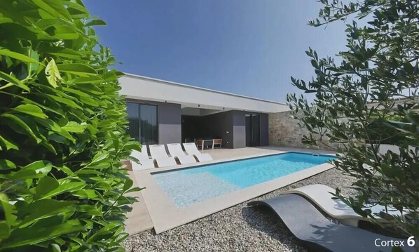 Villa | 3 bedrooms - K1 in Kraj With 3 Bedrooms and 1 Bathrooms (Pasman)