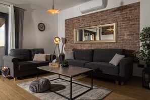 Villa | 3 bedrooms - La Vrana in Vrana With 3 Bedrooms and 2 Bathrooms (Pakostane)