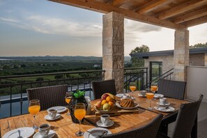 Villa, Smoking | 3 bedrooms - La Vrana in Vrana With 3 Bedrooms and 2 Bathrooms (Pakostane)