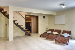 House, Smoking