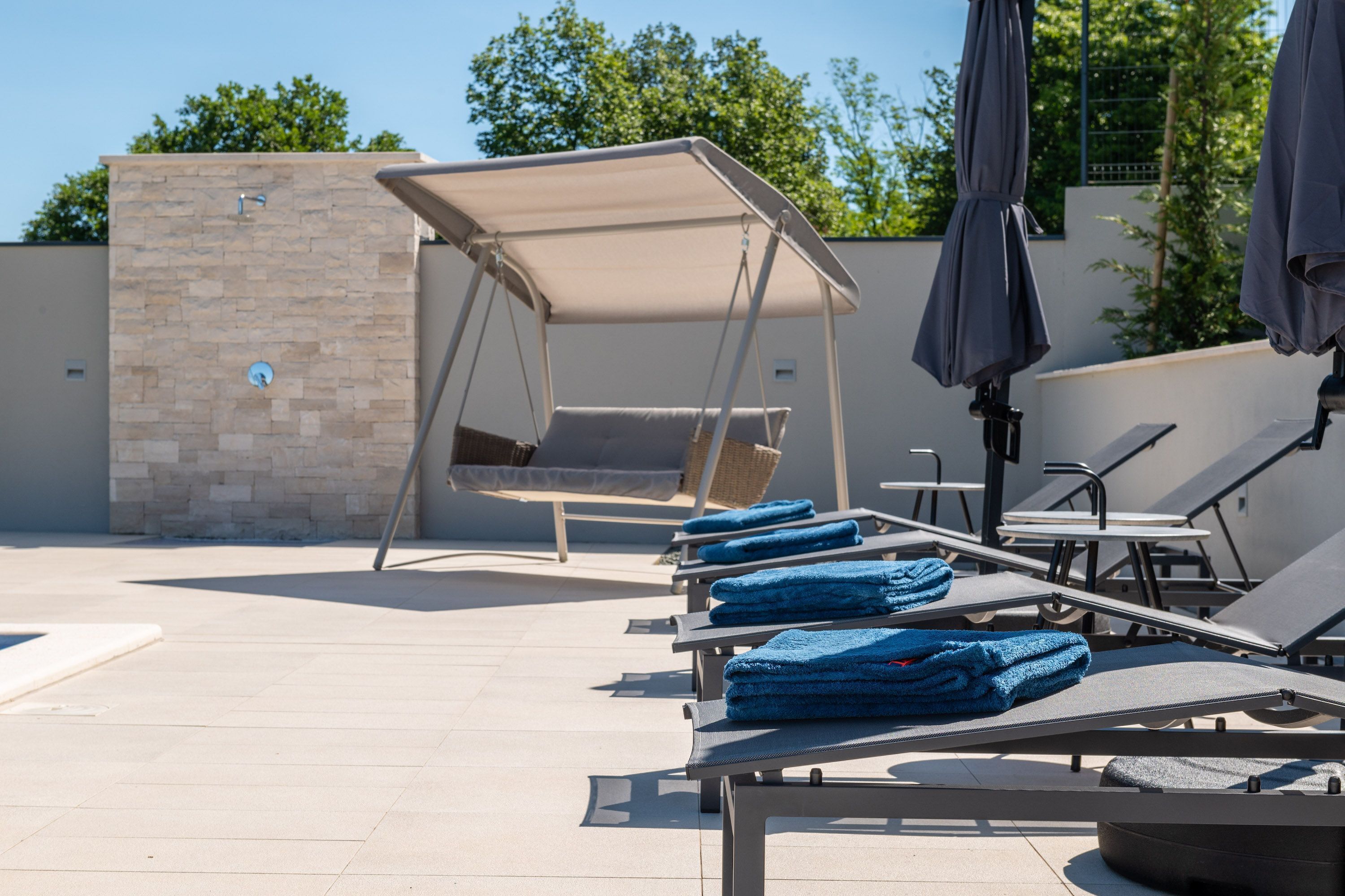 4 عدّة غرف نوم