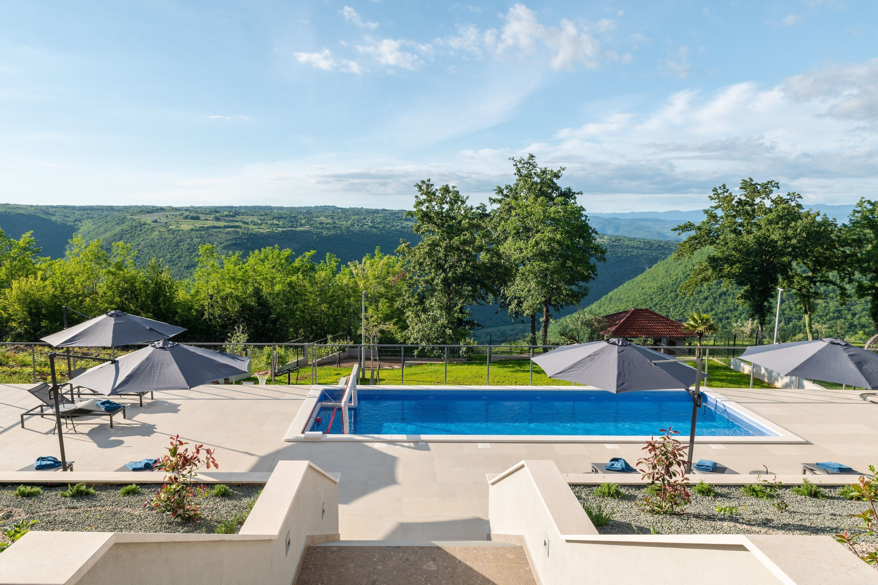 4 عدّة غرف نوم