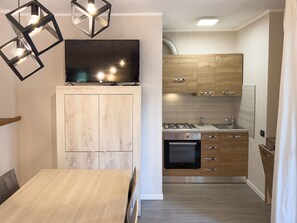 Refrigerador, horno, placa de cocina, lavavajillas