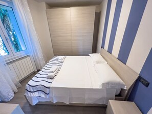 2 bedrooms, travel cot - Apartment Tre, with 2 bedrooms, 100 m from beach (Diano Marina)