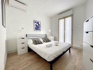 1 camera, ferro/asse da stiro, Wi-Fi, lenzuola