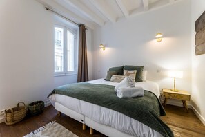 2 室のベッドルーム、アイロン / アイロン台、WiFi、ベッドシーツ