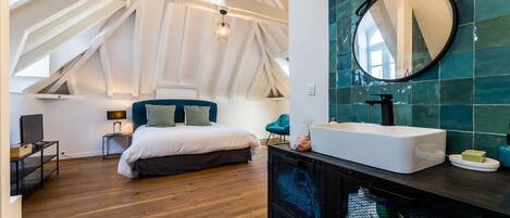 2 dormitorios, tabla de planchar con plancha, wifi y ropa de cama