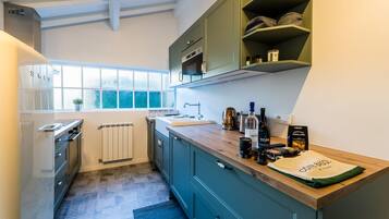 Fridge, microwave, oven, dishwasher