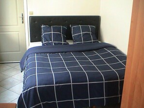 1 bedroom, free WiFi, bed sheets - Private room in LILLE near public transport, shops... (Lille)