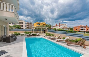 Villa | 8 Schlafzimmer