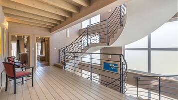 House | 8 bedrooms