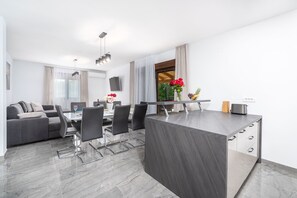 Villa | 4 bedrooms - Bibali in Buje With 4 Bedrooms and 2 Bathrooms (Buje)