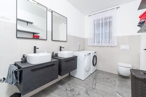 4 bedrooms - Bibali in Buje With 4 Bedrooms and 2 Bathrooms (Buje)