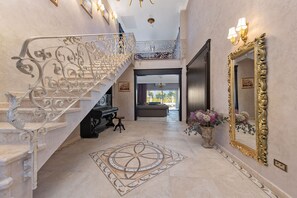 Villa | 5 bedrooms - Carolus Dalmatia in Vodice (Vodice)