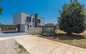 Villa | 3 bedrooms - Adora Pula in Pula With 3 Bedrooms and 3 Bathrooms (Pula)
