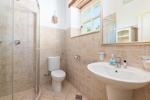 Casa, para fumadores | 4 habitaciones 