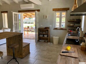 Villa | 4 bedrooms - Bofina in Kanfanar With 4 Bedrooms and 2 Bathrooms (Kanfanar)