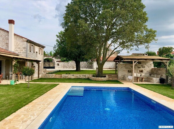 Villa | 4 bedrooms - Bofina in Kanfanar With 4 Bedrooms and 2 Bathrooms (Kanfanar)