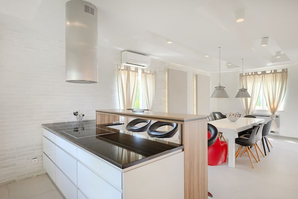 House, Smoking | 7 bedrooms