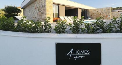 K2 in Kraj Pa man Island