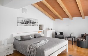 Villa | 4 bedrooms - Lovro in u Njevica (Krsan)