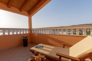 Villa | 4 bedrooms - Patria in Ra anj With 4 Bedrooms and 2 Bathrooms (Rogoznica)