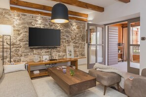 Villa, Smoking