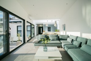 Villa | 4 bedrooms - Olive in Okrug Gornji (Okrug)