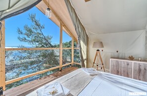 Apartment | 1 bedroom - Treehouse in Murter With 1 Bedrooms and 1 Bathrooms (Tisno)