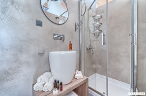 Apartment - Treehouse in Murter With 1 Bedrooms and 1 Bathrooms (Tisno)