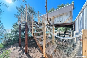 Apartment - Treehouse in Murter With 1 Bedrooms and 1 Bathrooms (Tisno)