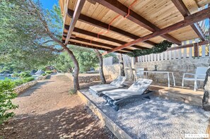 Apartment | 1 bedroom - Treehouse in Murter With 1 Bedrooms and 1 Bathrooms (Tisno)