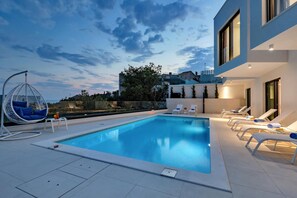 Villa | 3 bedrooms - Ledjade in Makarska With 3 Bedrooms and 3 Bathrooms (Makarska)