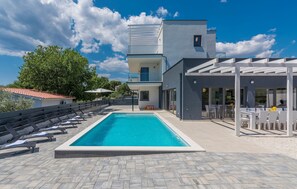 Villa | 6 bedrooms - Luna in Pomer With 6 Bedrooms and 6 Bathrooms (Medulin)