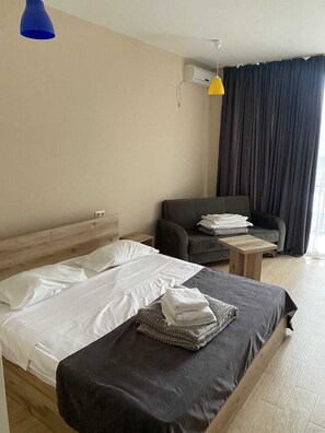 Basic Room | 1 bedroom, soundproofing, free WiFi - Perla De Mar  (Batumi)
