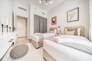 2 bedrooms, in-room safe, iron/ironing board, free WiFi