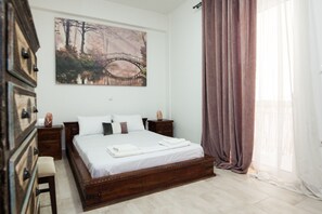 4 bedrooms, iron/ironing board, free WiFi - Spacious 2 level Brand New apt GTD3194 (Athens)