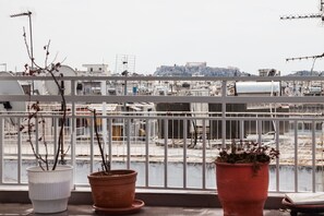 Exterior - Spacious 2 level Brand New apt GTD3194 (Athens)