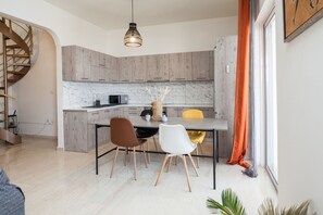 Private kitchen - Spacious 2 level Brand New apt GTD3194 (Athens)