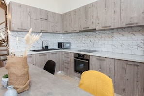 Private kitchen - Spacious 2 level Brand New apt GTD3194 (Athens)
