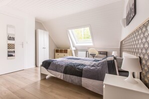 2 bedrooms, iron/ironing board, travel crib, free WiFi