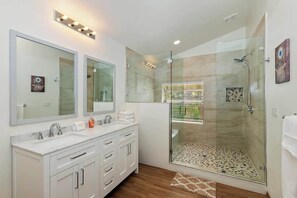 Bathtub - Fox Farm Family Retreat Game Room Pet-Friendly (Big Bear Lake)