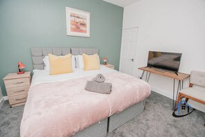 3 soverom, strykejern/-brett, wi-fi og sengetøy