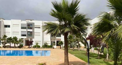 Lovely 4-bedroom condo with pool