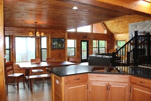Interior - NEWLY RENOVATED 4 br, Beautiful Views, Game Room, Theater Room, Sleeps 12 (Sevierville)