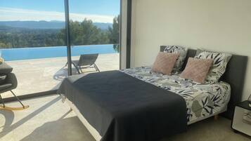 4 間睡房、熨斗/熨衫板、免費 Wi-Fi