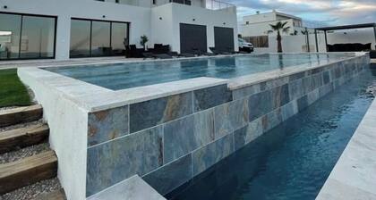 TrĂšs belle villa de Standing neuve avec Piscine et Terrasse.