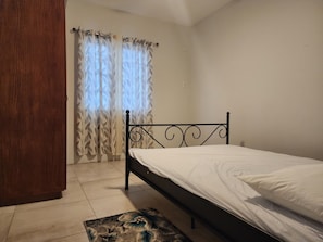 3 habitaciones, tabla de planchar con plancha y wifi gratis 