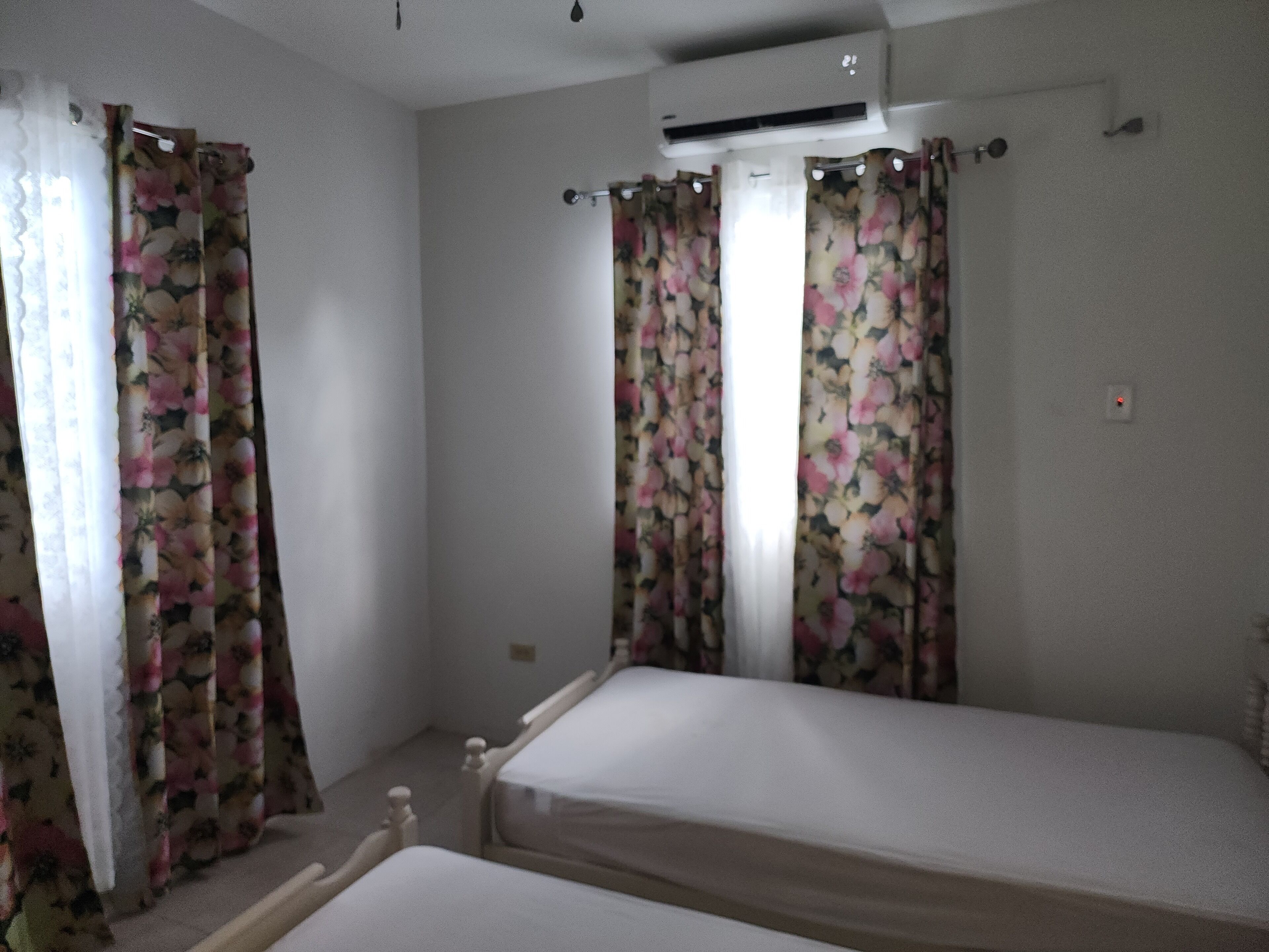 3 chambres, fer et planche à repasser, Wi-Fi gratuit, draps fournis