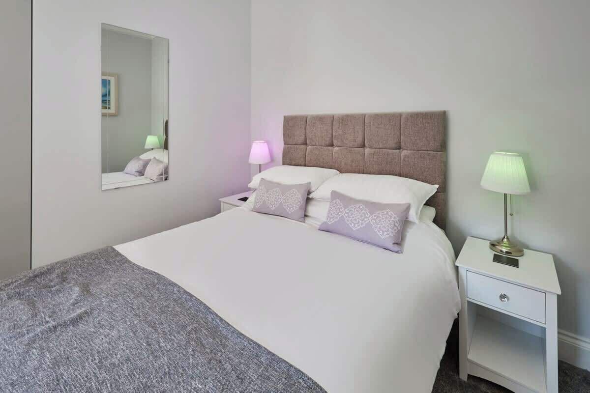 2 bedrooms, desk, iron/ironing board, free WiFi